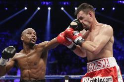 败北首场状态出色，日本队观众沸腾！Faker重返赛场观众掌声雷动